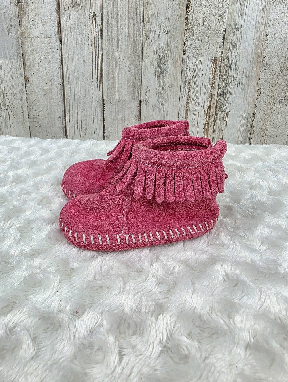 Minnetonka Pink Suede Fringe  Moccasin Boots Size 2